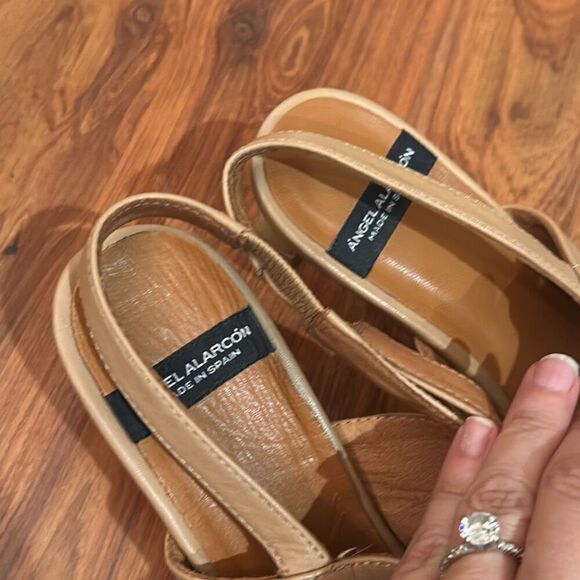 Angel Alarcon Anthropologie tan leather made in Spain low heels size 40 - Picture 3 of 6